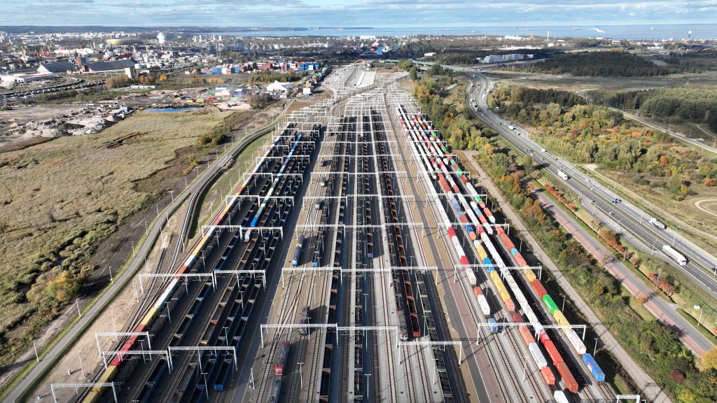 Kolej na Port Gdańsk. Apel o budowę nowej linii kolejowej i mostu do największego polskiego portu